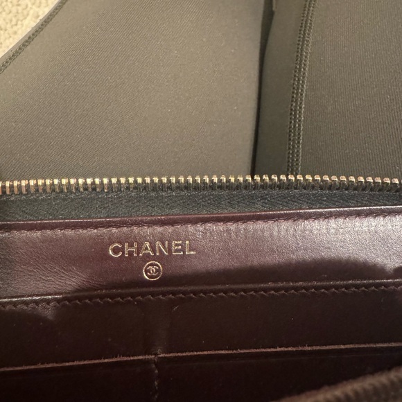 Chanel Black Quilted Leather Wallet - Picture 14 of 17
